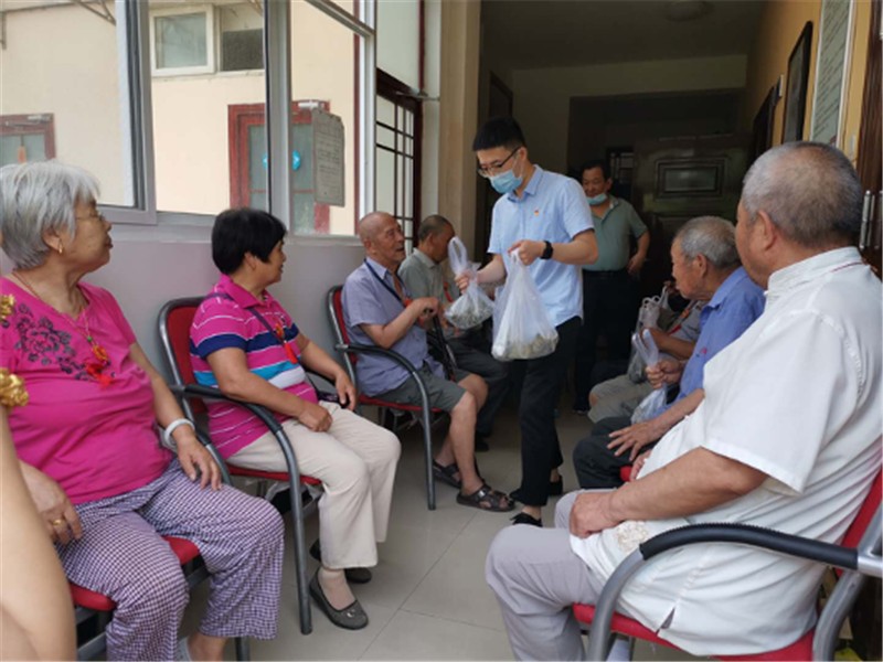 1592985825357559.jpg 艾香端午養(yǎng)老情3 (2).jpg